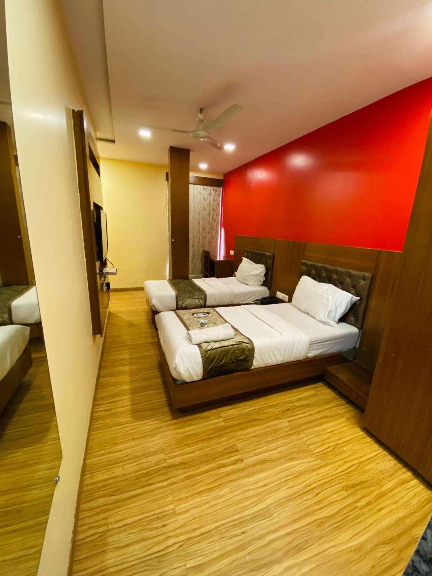Hotel Arton Regency Near Terminal 2 Airport Bombay Extérieur photo