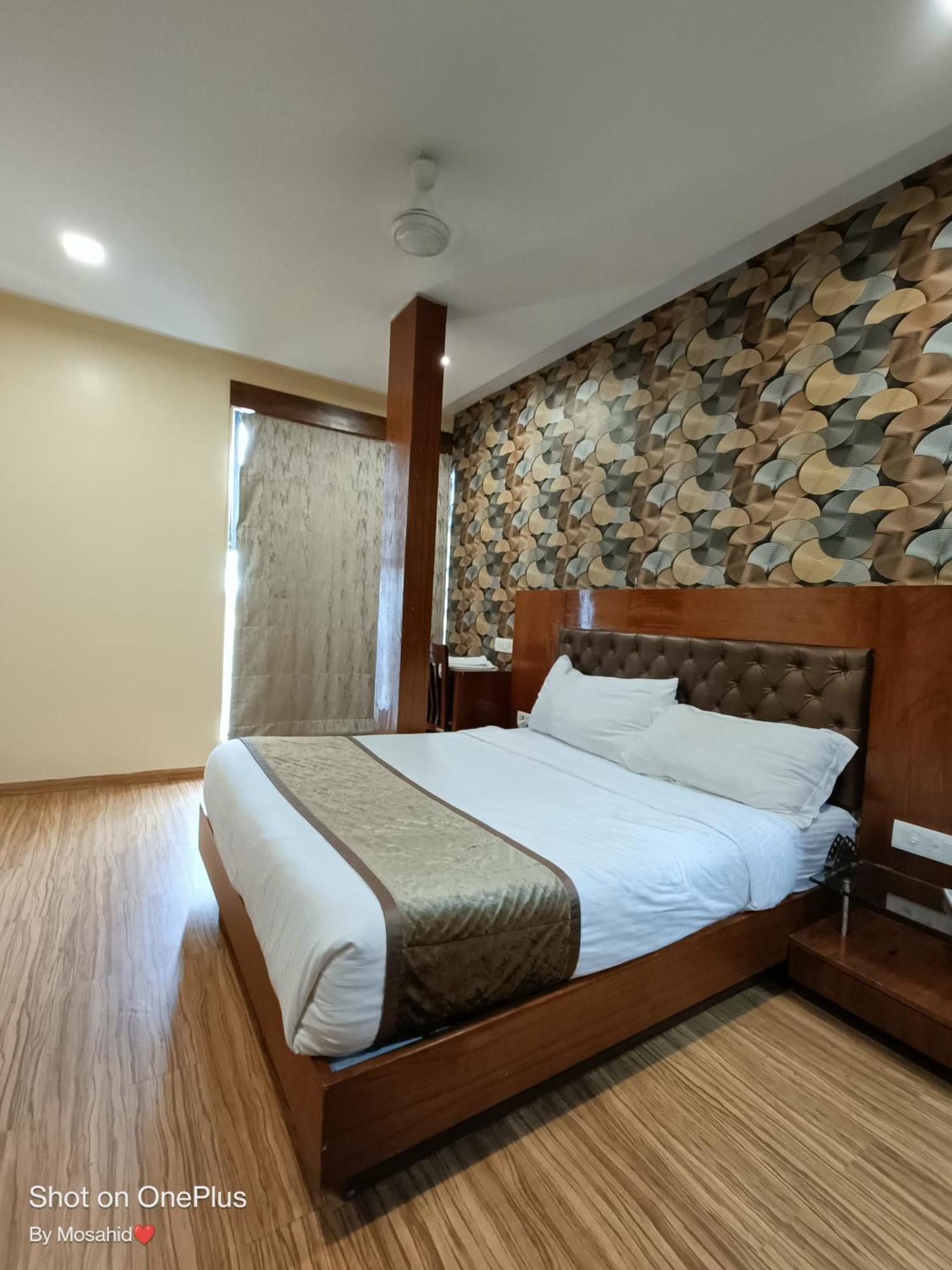 Hotel Arton Regency Near Terminal 2 Airport Bombay Extérieur photo